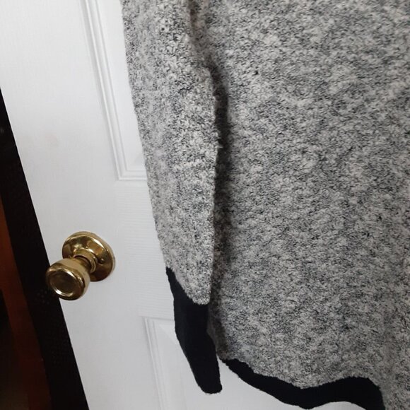BeanSignature Size Medium Grey Turtleneck Sweater  24" Long Sleeves w/Black Trim - Picture 3 of 5